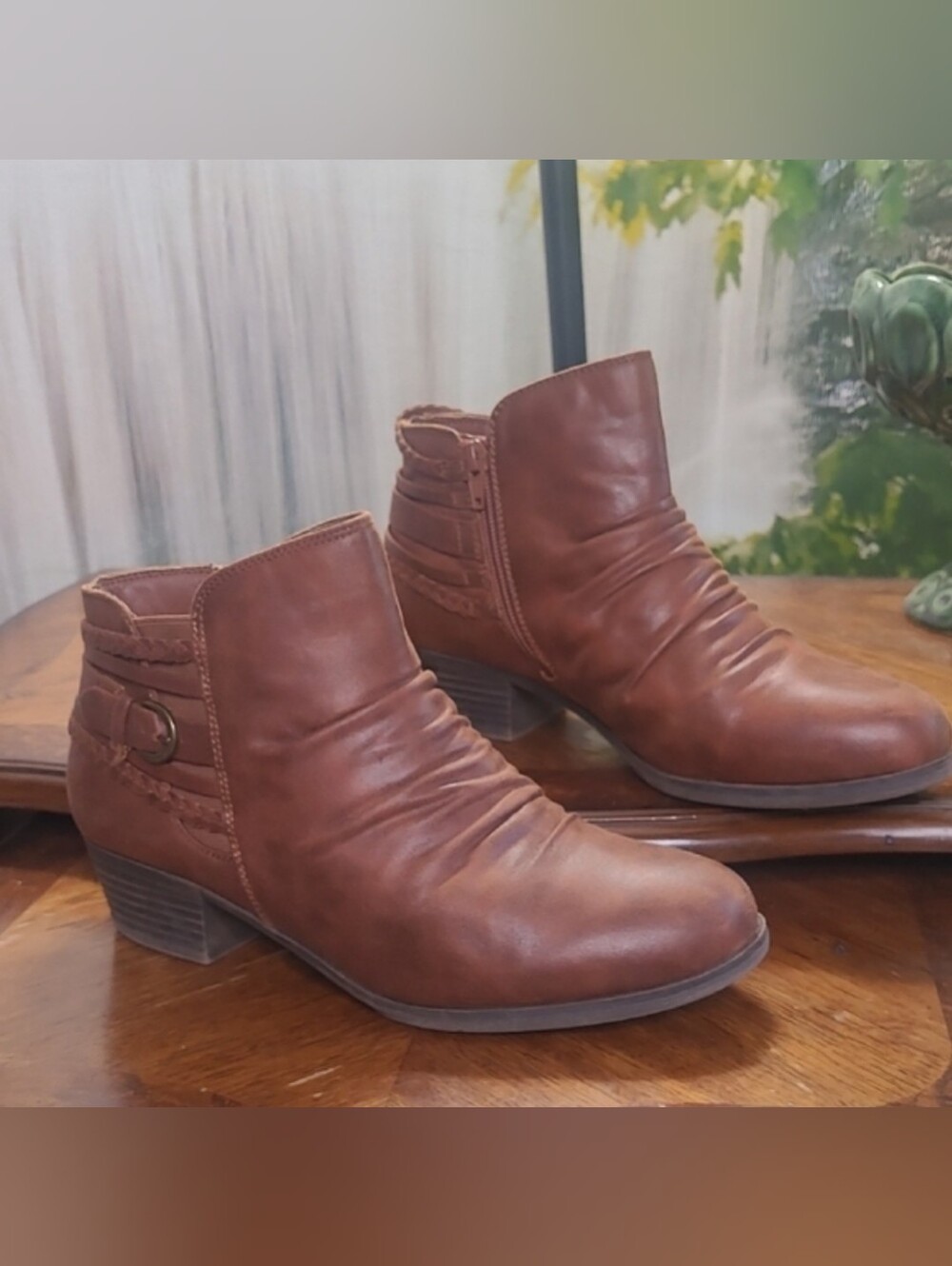 New! Yuu Womens 9.5 Wide brown ruched ankle boot with Braided Accents